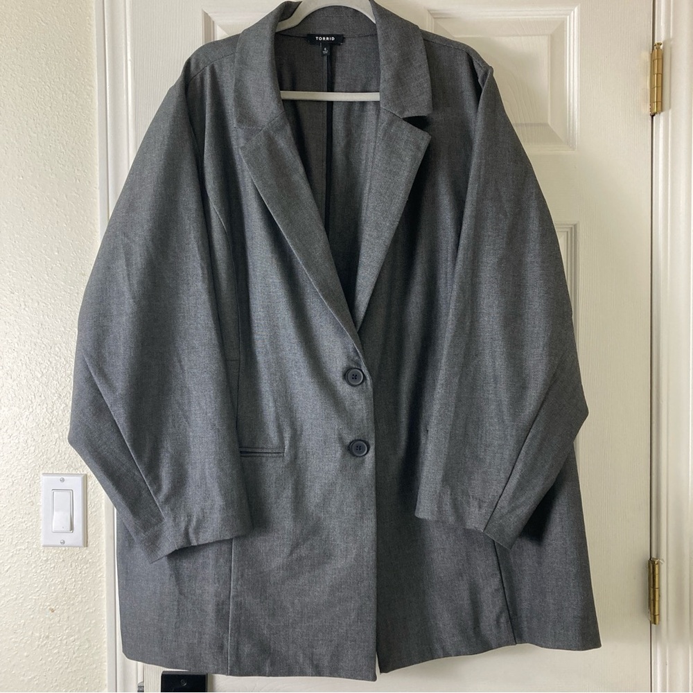 Torrid Studio Luxe Long Line Gray Button Front Blazer Size 6 - Picture 13 of 16